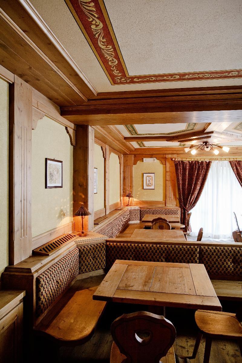 Hotel Perla 마돈나 디 캄필리오 외부 사진