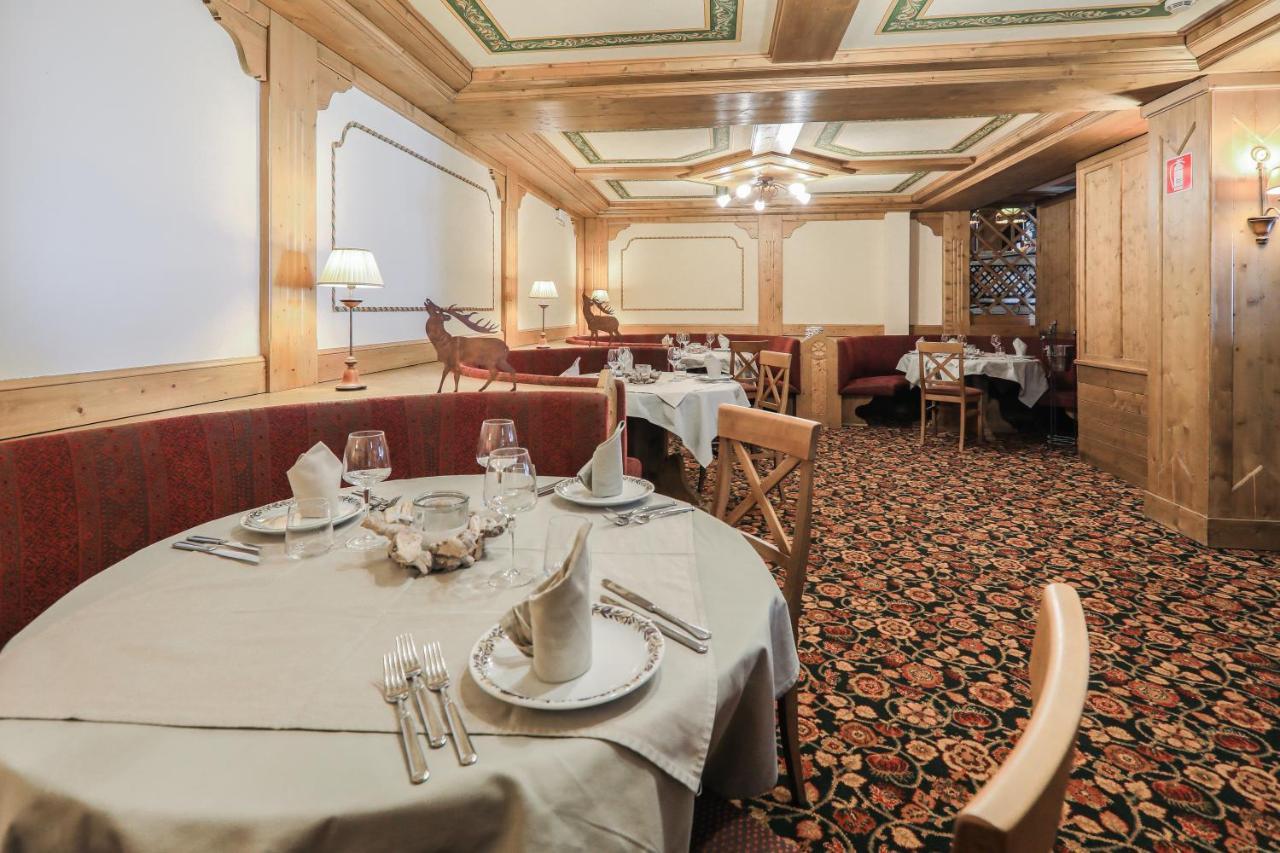 Hotel Perla 마돈나 디 캄필리오 외부 사진