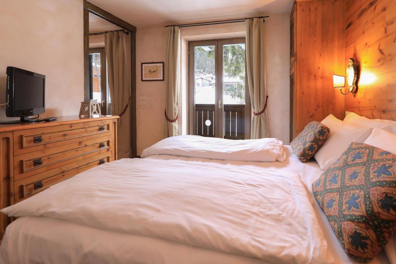 Hotel Perla 마돈나 디 캄필리오 외부 사진
